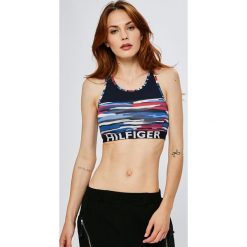 Tommy Hilfiger - Biustonosz sportowy. Szare biustonosze sportowe damskie Tommy Hilfiger. W wyprzedaży za 99.90 zł.