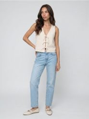 Bawełniane jeansy mom fit comfort z efektem sprania - niebieski. Niebieskie jeansy damskie Sinsay. Za 59.99 zł.