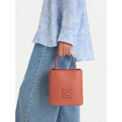 Torebka Nine West. Brązowe torebki klasyczne damskie Nine West, bez dodatków. Za 179.99 zł.