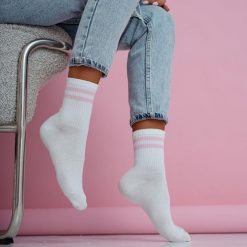 Białe skarpetki damskie dwa paski 1233 pn. Białe skarpetki damskie Milena, bez wzorów, z bawełny. Za 16.90 zł.