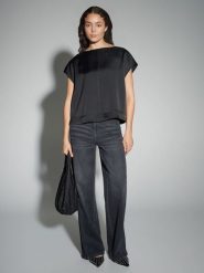 OPUS Bluzka "Festiva" w kolorze czarnym rozmiar: 36. Czarne bluzki damskie Opus, bez wzorów, bez kołnierzyka, bez ramiączek. Za 117.99 zł.