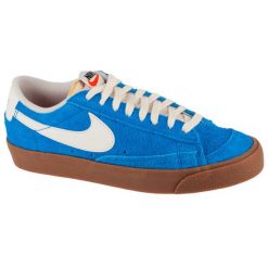 Buty sportowe do chodzenia damskie, W Blazer Low 77. Niebieskie obuwie sportowe casual damskie Nike, trekkingowe. Za 349.99 zł.