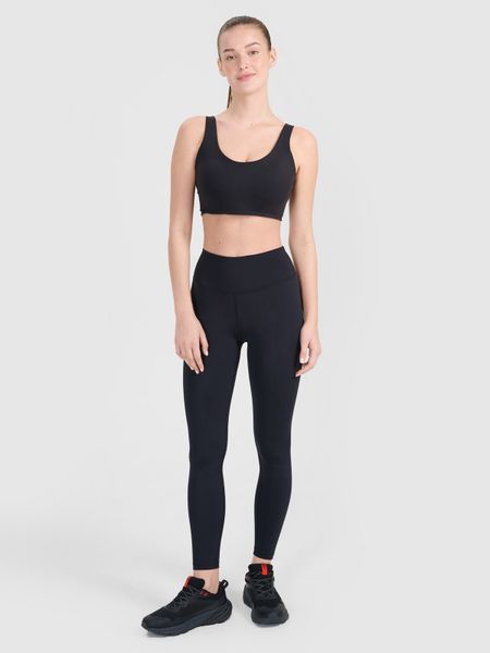 4F Legginsy treningowe damskie - czarne S. Czarne legginsy damskie 4F, s, bez wzorów, z dzianiny, na fitness i siłownię. Za 119.99 zł.