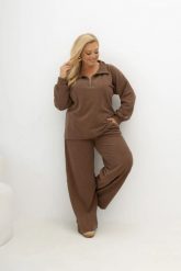 Oversizowy prążkowany komplet z bluzą i spodniami Good Day Ahead w kolorze kakao/ciepły brąz Plus Size Oversize. Białe bluzy damskie Moda Size Plus Iwanek, l, bez wzorów, z dzianiny, bez kaptura. Za 419.90 zł.