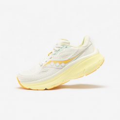 Buty do biegania damskie Saucony Guide 19. Białe obuwie sportowe damskie Saucony, bez zapięcia, do biegania. Za 669.99 zł.