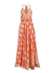 BLE Sukienka w kolorze czerwonym rozmiar: onesize. Czerwone sukienki damskie BLE, bez wzorów, z wiskozy, sportowe, bez ramiączek. Za 127.35 zł.