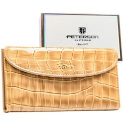 Beżowy portfel damski ze skóry ekologicznej z tłoczeniem na wzór skóry krokodyla - Peterson. Brązowe portfele damskie Peterson, z aplikacjami, ze skóry ekologicznej. Za 94.99 zł.