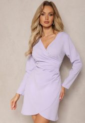 Fioletowa Kopertowa Sukienka Drapowana w Talii Ejorunna. Fioletowe sukienki damskie Renee, bez wzorów, eleganckie, bez ramiączek. W wyprzedaży za 52.49 zł.