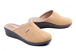 Inblu GI-32 011 naturale, klapki damskie. Brązowe klapki damskie Inblu, bez wzorów, bez obcasa, na koturnie, bez zapięcia. Za 89.99 zł.