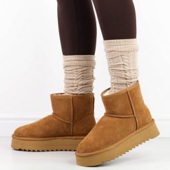 Camelowe skórzane ciepłe zimowe mukluki, eskimoski T.Sokolski 531. Brązowe śniegowce damskie Sokolski, ze skóry. Za 199.00 zł.