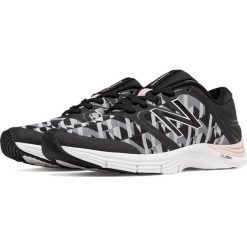 New Balance WX711BW2. Czarne obuwie sportowe damskie New Balance, z materiału. W wyprzedaży za 159.99 zł.