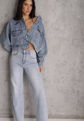 Jasnoniebieskie Jeansy Straight Leg High Waist z Bawełną Erivera. Niebieskie jeansy damskie Renee, z podwyższonym stanem. Za 99.99 zł.