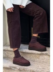 Trendyol Skórzane botki w kolorze brązowym rozmiar: 39. Brązowe botki damskie Trendyol, z wełny, bez obcasa, na platformie, bez zapięcia. Za 166.49 zł.