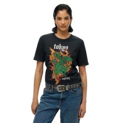 Damska koszulka na co dzień Superdry Neo Trad Tattoo. Czarne koszulki sportowe damskie Superdry, bez wzorów, bez ramiączek. W wyprzedaży za 146.80 zł.