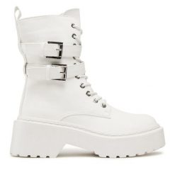 Trapery DeeZee. Białe trapery damskie DeeZee, bez zapięcia. Za 179.99 zł.