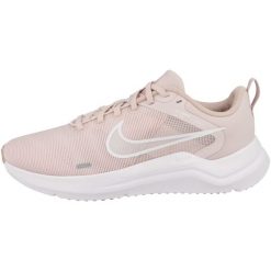Buty do chodzenia damskie Nike Downshifter 12. Czerwone obuwie sportowe damskie Nike, z materiału, bez zapięcia, do biegania, nike downshifter. Za 319.15 zł.