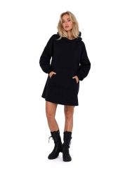 Made of emotion Sukienka dresowa w kolorze czarnym rozmiar: L/XL. Czarne sukienki damskie Made Of Emotion, bez wzorów, z dresówki, bez ramiączek. Za 235.95 zł.