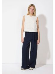 More & More Spodnie w kolorze granatowym rozmiar: 44. Niebieskie spodnie materiałowe damskie More & More, bez wzorów, z materiału. Za 179.95 zł.