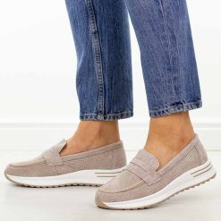 Beżowe skórzane mokasyny damskie Filippo Dp6750/26. Brązowe mokasyny damskie Filippo, na jesień, z jeansu, z okrągłym noskiem, bez obcasa. Za 219.00 zł.