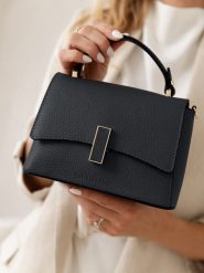 Lia Biassoni Skórzana torebka "Fegana" w kolorze czarnym - 20 x 14 x 8 cm rozmiar: onesize. Czarne torebki klasyczne damskie Lia Biassoni, z materiału, przez ramię, bez dodatków. Za 217.99 zł.