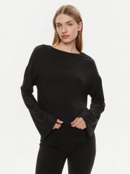 Gina Tricot Bluzka 22672 Czarny Regular Fit. Czarne bluzki damskie Gina Tricot, xl, bez wzorów, z wiskozy, bez kołnierzyka, bez ramiączek. W wyprzedaży za 69.99 zł.