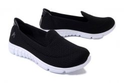 ARTIKER RELAKS 50C1184 czarny, półbuty damskie. Czarne półbuty damskie Artiker Relaks, bez wzorów, bez obcasa, bez zapięcia. Za 114.90 zł.