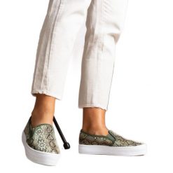 Zielone tenisówki Slip On Irving. Zielone trampki damskie bez wzorów, ze skóry ekologicznej, bez zapięcia. Za 64.19 zł.