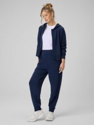 4F Spodnie dresowe z modalem joggery damskie - granatowe L. Niebieskie spodnie materiałowe damskie 4F, bez wzorów, z dresówki. Za 189.99 zł.