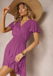 Fioletowa Sukienka z Bawełny z Gumką w Pasie z Dekoltem w Serek i Falbankami Quola. Fioletowe sukienki damskie Renee, bez wzorów, z bawełny, eleganckie, bez ramiączek. W wyprzedaży za 39.99 zł.