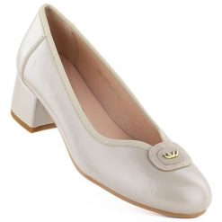 Czółenka damskie półbuty na klocku beżowe Potocki SZ12788. Brązowe półbuty damskie POTOCKI, bez wzorów, ze skóry ekologicznej, bez obcasa, bez zapięcia. Za 149.99 zł.