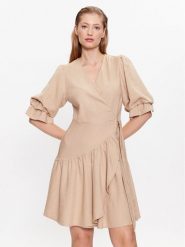 YAS Sukienka codzienna 26029985 Brązowy Regular Fit. Brązowe sukienki damskie YAS, bez wzorów, z wiskozy, bez ramiączek. Za 249.99 zł.