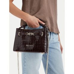 Torebka Nine West. Brązowe kuferki damskie Nine West, bez wzorów, bez dodatków. Za 249.99 zł.