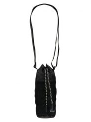 Jack Wolfskin Torba w kolorze czarnym na butelkę - 10 x 26 x 10 cm rozmiar: onesize. Czarne torby sportowe Jack Wolfskin, bez wzorów, z materiału. Za 74.46 zł.