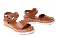 PIAZZA 910319-21 cognac, sandały damskie. Brązowe sandały damskie Piazza, bez wzorów, bez obcasa, bez zapięcia. Za 299.90 zł.