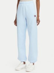 Tommy Jeans Spodnie dresowe DW0DW22780 Niebieski jasny Regular Fit. Niebieskie spodnie dresowe damskie Tommy Jeans, xxs, bez wzorów, z bawełny. Za 329.99 zł.