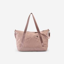 Torba sportowa Decathlon 28 litrów. Brązowe torby sportowe Decathlon, bez wzorów, z materiału. Za 99.99 zł.