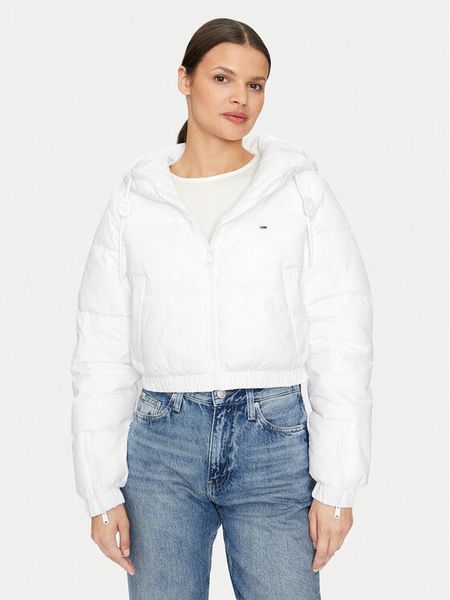 Tommy Jeans Kurtka zimowa DW0DW18313 Biały Cropped Fit. Białe kurtki damskie Tommy Jeans, na zimę, xl, bez wzorów, z jeansu, bez kaptura. Za 609.99 zł.