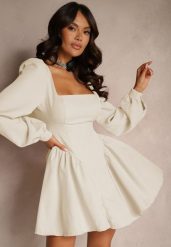 Beżowa Sukienka Gorsetowa z Rozkloszowanym Dołem i Luźnymi Rękawami Wiązana z Tyłu Enariel. Brązowe sukienki damskie Renee, bez wzorów, eleganckie, bez ramiączek. W wyprzedaży za 135.99 zł.