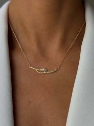 DI GIORGIO Pozłacany naszyjnik z elementem ozdobnym - dł. 40 cm rozmiar: onesize. Niebieskie naszyjniki damskie DI GIORGIO, z cyrkonią, pozłacane. Za 108.99 zł.