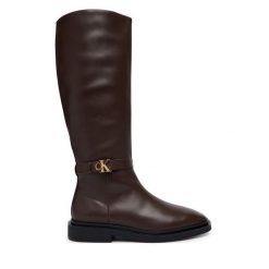 Kozaki Calvin Klein. Brązowe kozaki damskie Calvin Klein, bez obcasa, na płaskiej podeszwie, bez zapięcia. Za 849.99 zł.