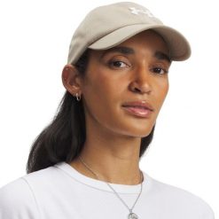 Czapka z daszkiem damska Under Armour Blitzing Adj OSFM. Brązowe czapki z daszkiem damskie Under Armour, bez wzorów. Za 112.94 zł.
