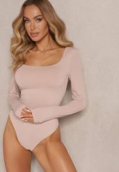 Beżowe Body Longsleeve o Dopasowanym Kroju z Kwadratowym Dekoltem Sesadiel. Brązowe body i gorsety Renee, bez wzorów, z jeansu. Za 49.99 zł.