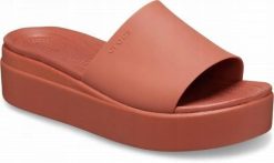 Klapki Dla Dorosłych Crocs Brooklyn Slide. Brązowe klapki damskie Crocs, bez wzorów, z materiału, bez obcasa, bez zapięcia. Za 181.99 zł.