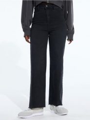 Jeansy culotte - czarny. Czarne jeansy damskie Sinsay, z podwyższonym stanem. Za 59.99 zł.