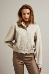 Rozpinana bluza beżowa. Brązowe bluzy damskie MOODO, m, bez wzorów, z elastanu, bez kaptura. W wyprzedaży za 59.99 zł.
