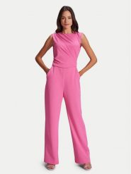 Swing Kombinezon 3AG01300 Różowy Regular Fit. Czerwone sukienki damskie Swing, bez wzorów, z syntetyku, bez ramiączek. Za 469.99 zł.