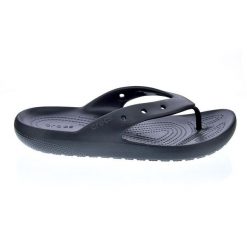 Japonki Crocs Classic Flip V2. Czarne klapki damskie Crocs, bez wzorów, bez obcasa, bez zapięcia. Za 109.99 zł.