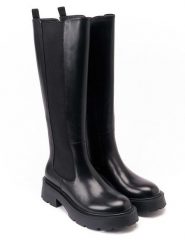 British Passport Skórzane kozaki w kolorze czarnym rozmiar: 41. Czarne kozaki damskie British Passport, na zimę, bez obcasa, bez zapięcia. Za 632.42 zł.