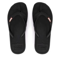 Japonki Hunter. Czarne klapki damskie Hunter, bez wzorów, bez obcasa, bez zapięcia. Za 129.99 zł.