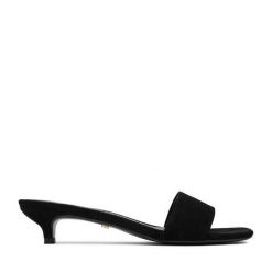 Klapki GINO ROSSI. Czarne klapki damskie Gino Rossi, bez wzorów, bez obcasa, bez zapięcia. Za 299.99 zł.